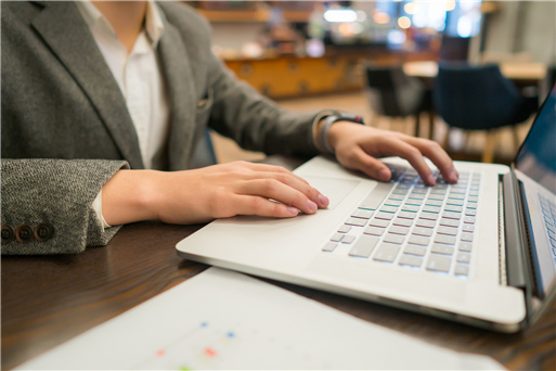 邀請用戶進入對話